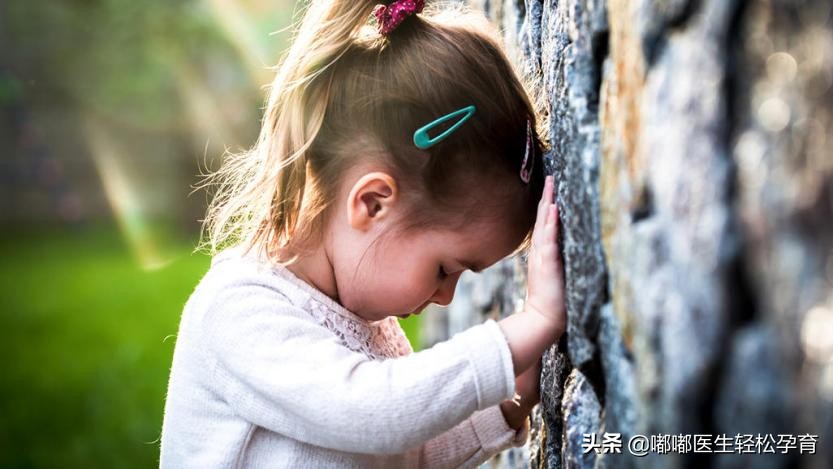 9个月宝宝撞头行为,婴儿撞头行为什么时候结束