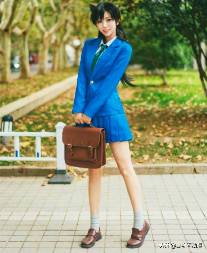 新兰和柯南小兰这两对cp哪里不像,名侦探柯南剧场版新兰和小兰接吻