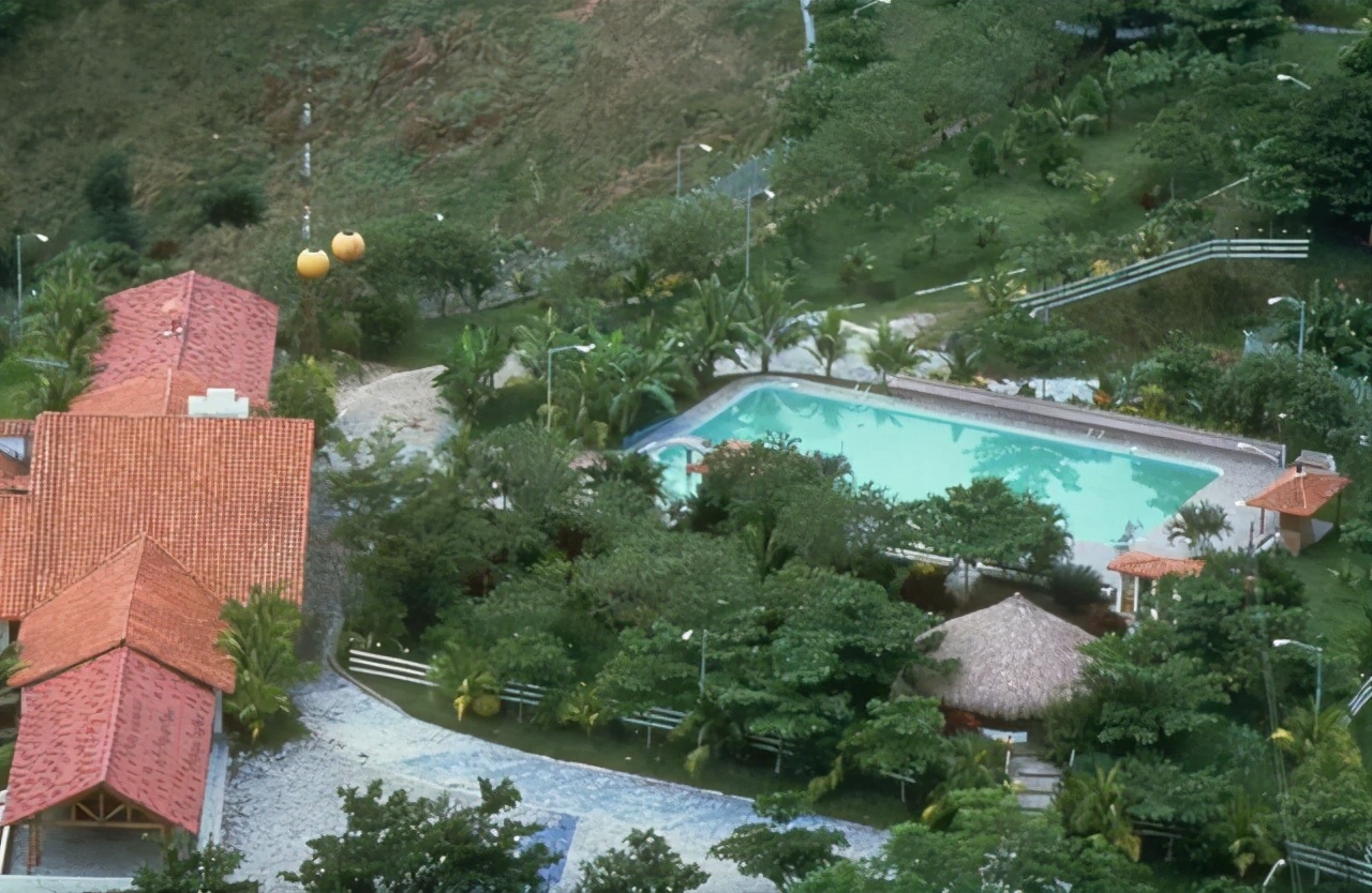 哥伦比亚毒枭巴勃罗真实故事,哥伦比亚毒枭巴勃罗完整版