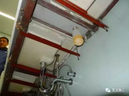 卫生间给排水管道支架安装规范,给排水管道安装质量通病