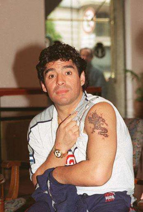 马拉多纳纹身的那个人是谁,马拉多纳纹身全集