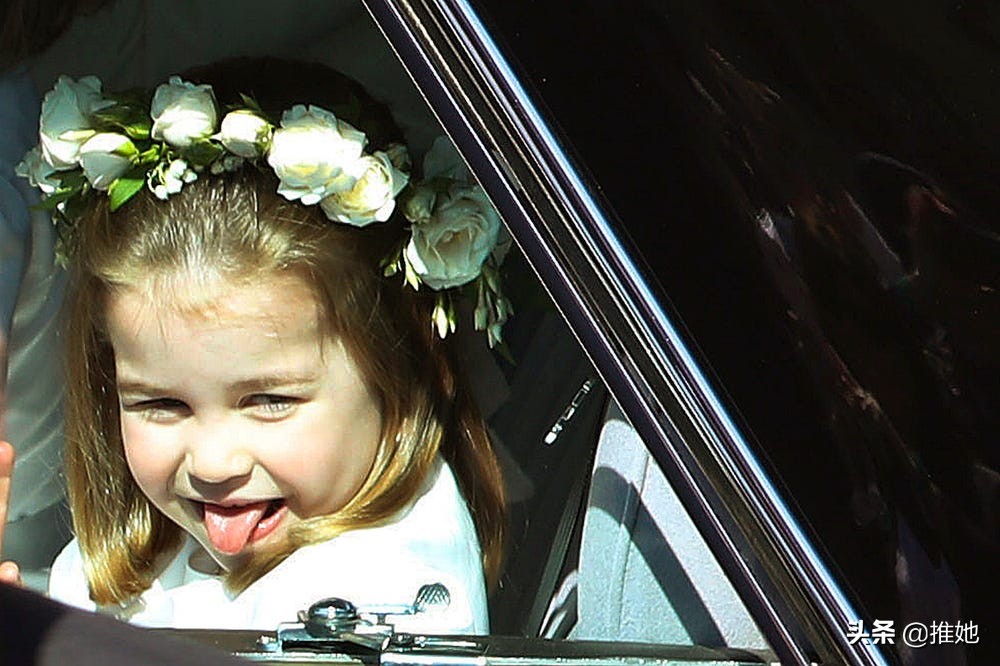 我是夏洛特公主，6岁啦，看了我出生到现在的点滴，过节要开心哦