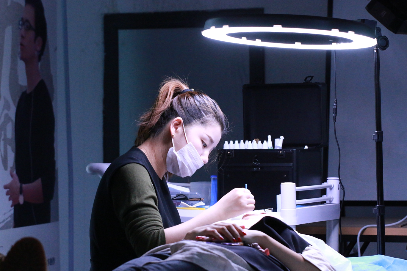 纹绣做完唇后注意事项,纹眉后纹绣师说不用忌口