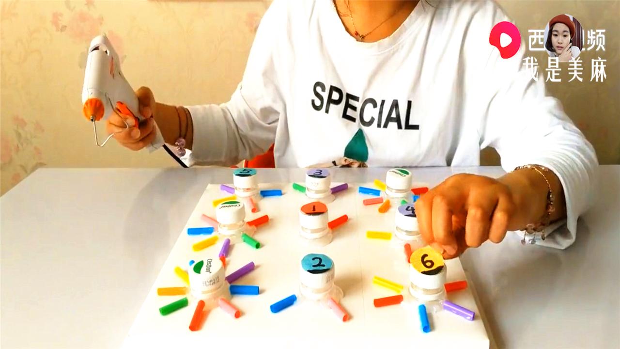 妈妈用盒子给宝宝做玩具,生活妙招之教你给小孩做个玩具