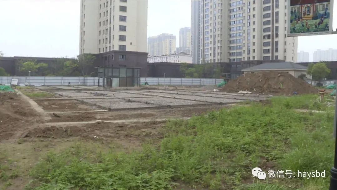 绿地改成车位物业有权收费吗,绿地变成停车场