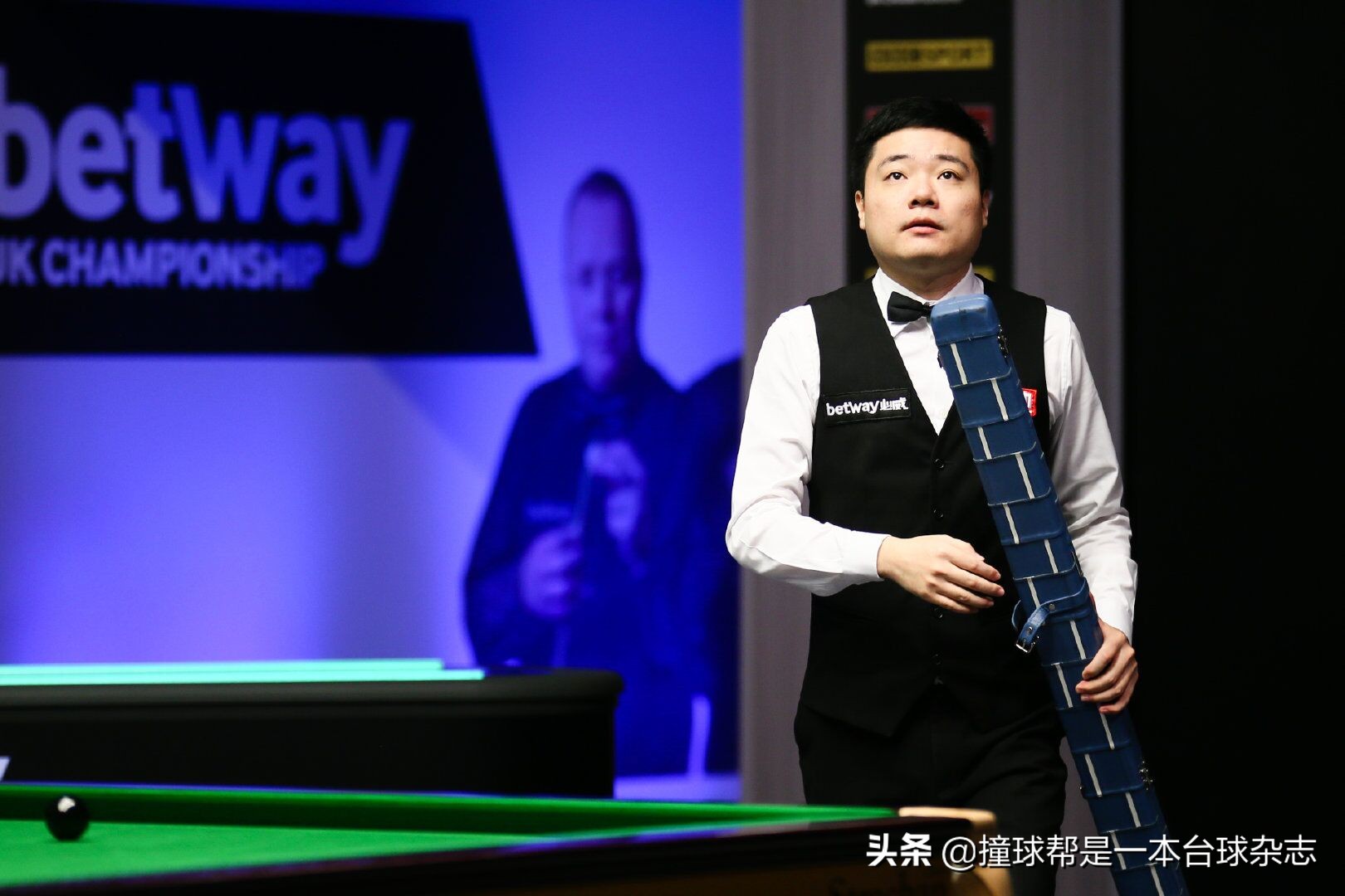 英锦赛丁俊晖打败特鲁姆普,丁俊晖梁文博傅家俊颜丙涛合照