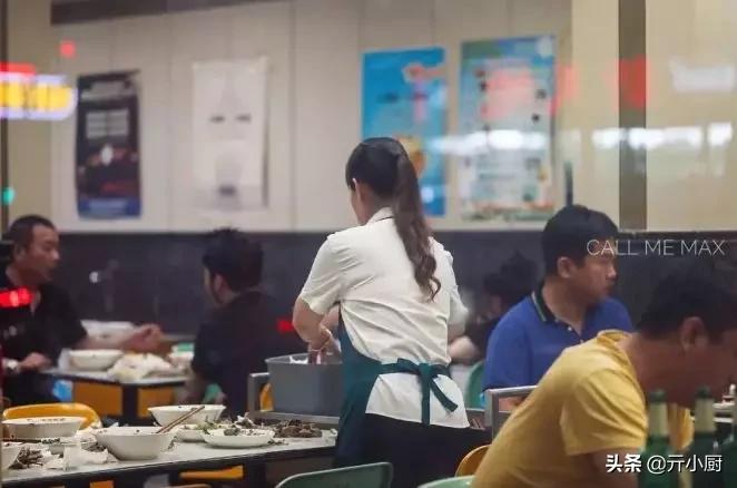 沈阳抻面鸡架视频,鸡架抻面