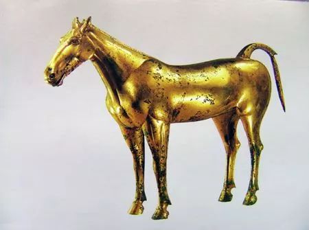 镀金和镀银哪个好看,镀金和银的哪个比较贵