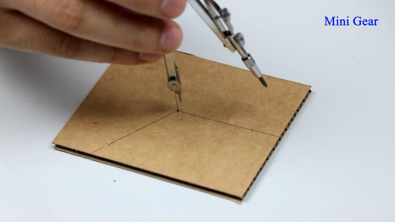 风火轮陀螺手工,如何制作指尖陀螺永动机