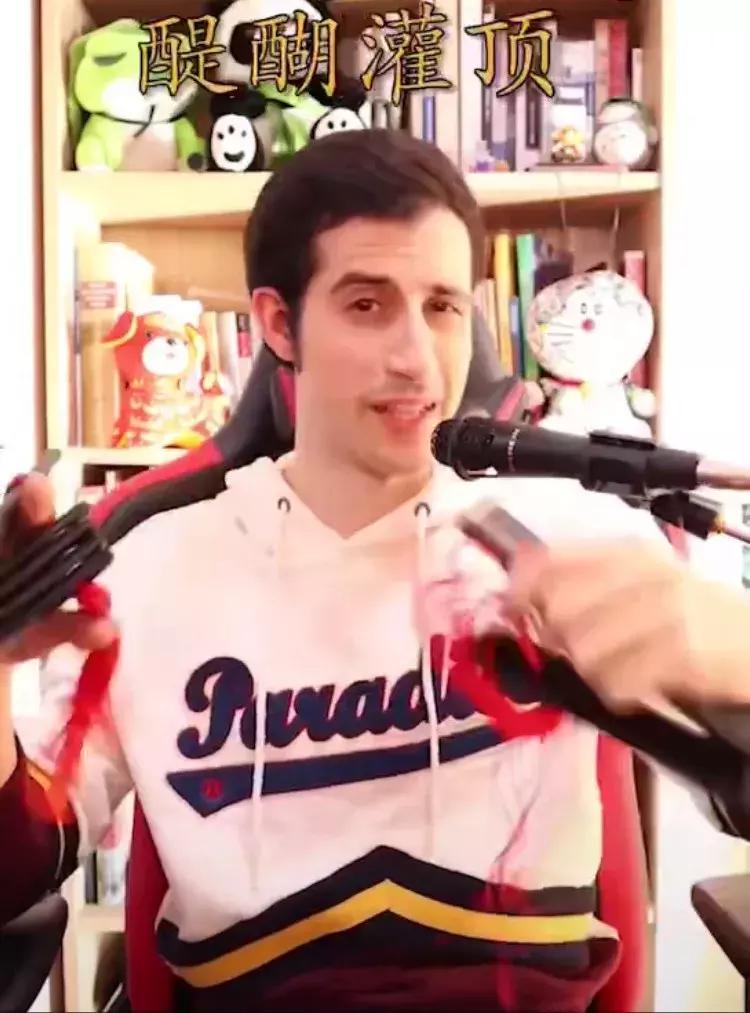 史上最难中文歌刷爆朋友圈，语文老师哭了，能唱对一半算你赢！