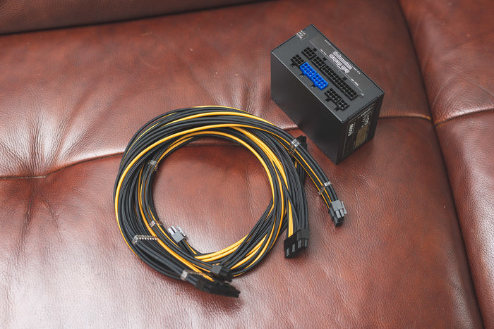 itx顶级主机配置,能提着走的电脑主机