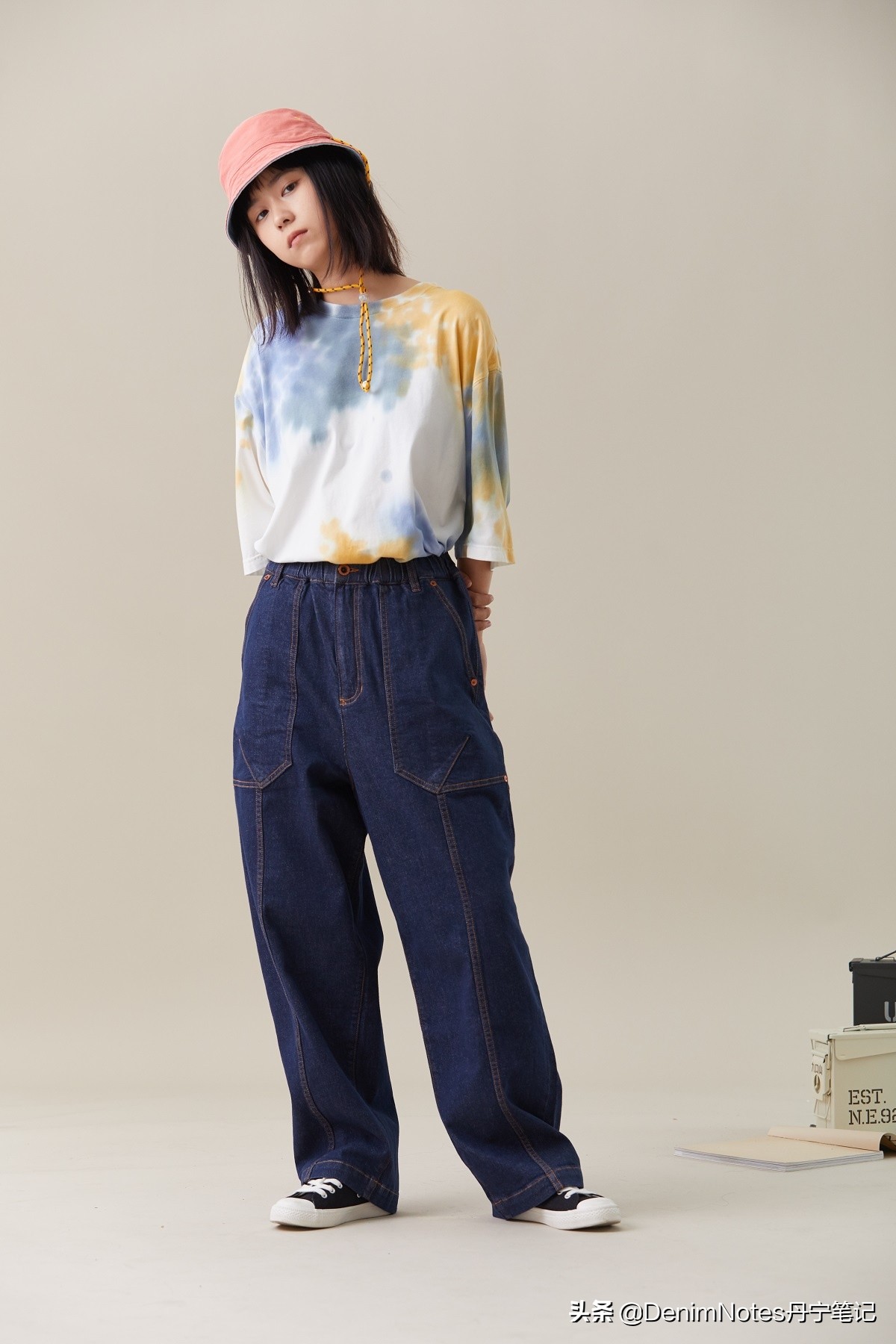 牛仔裤掉色怎么都洗不干净,褪色牛仔裤怎么才能不掉色