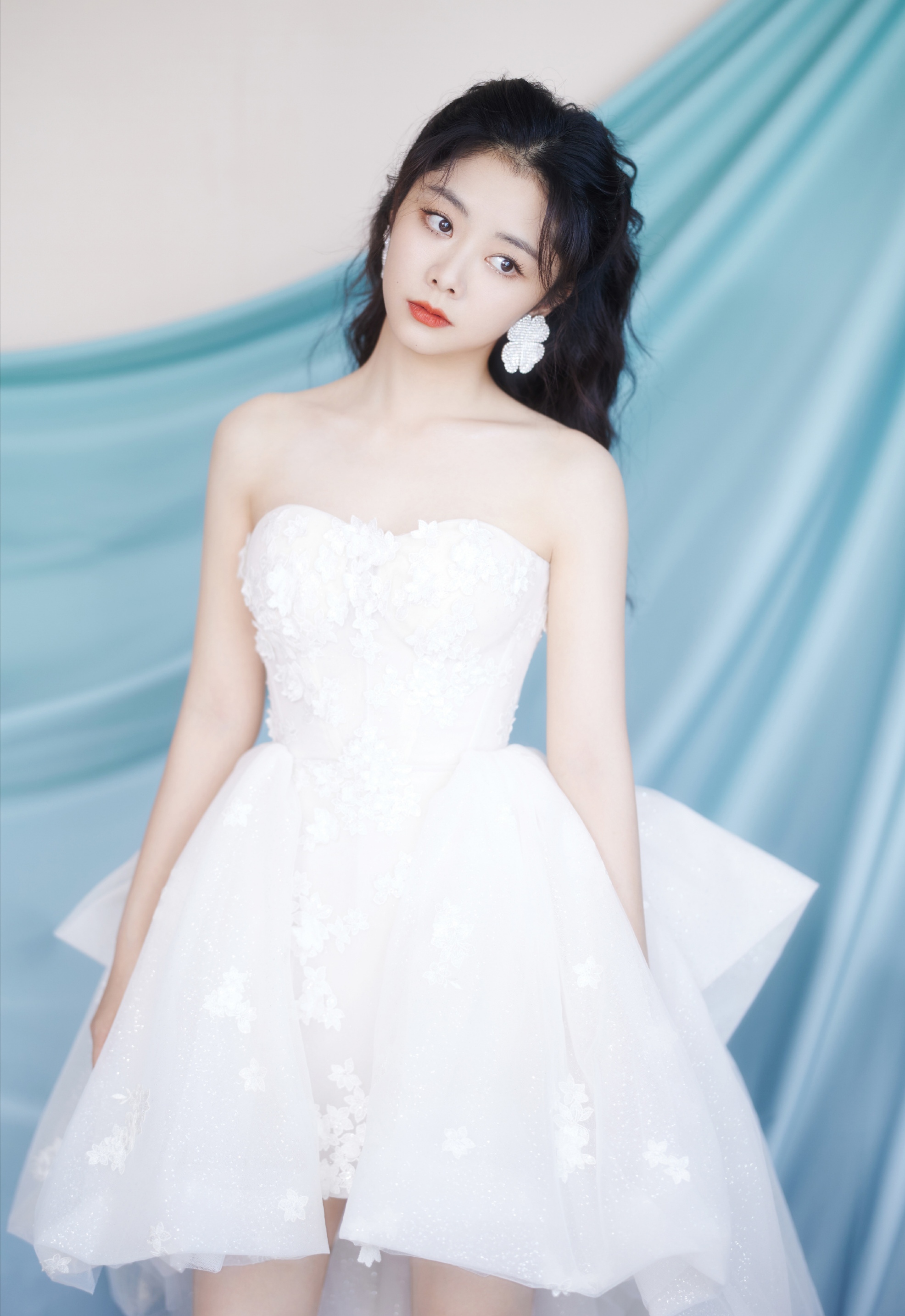 谭松韵刘昊然好看,谭松韵酷飒造型