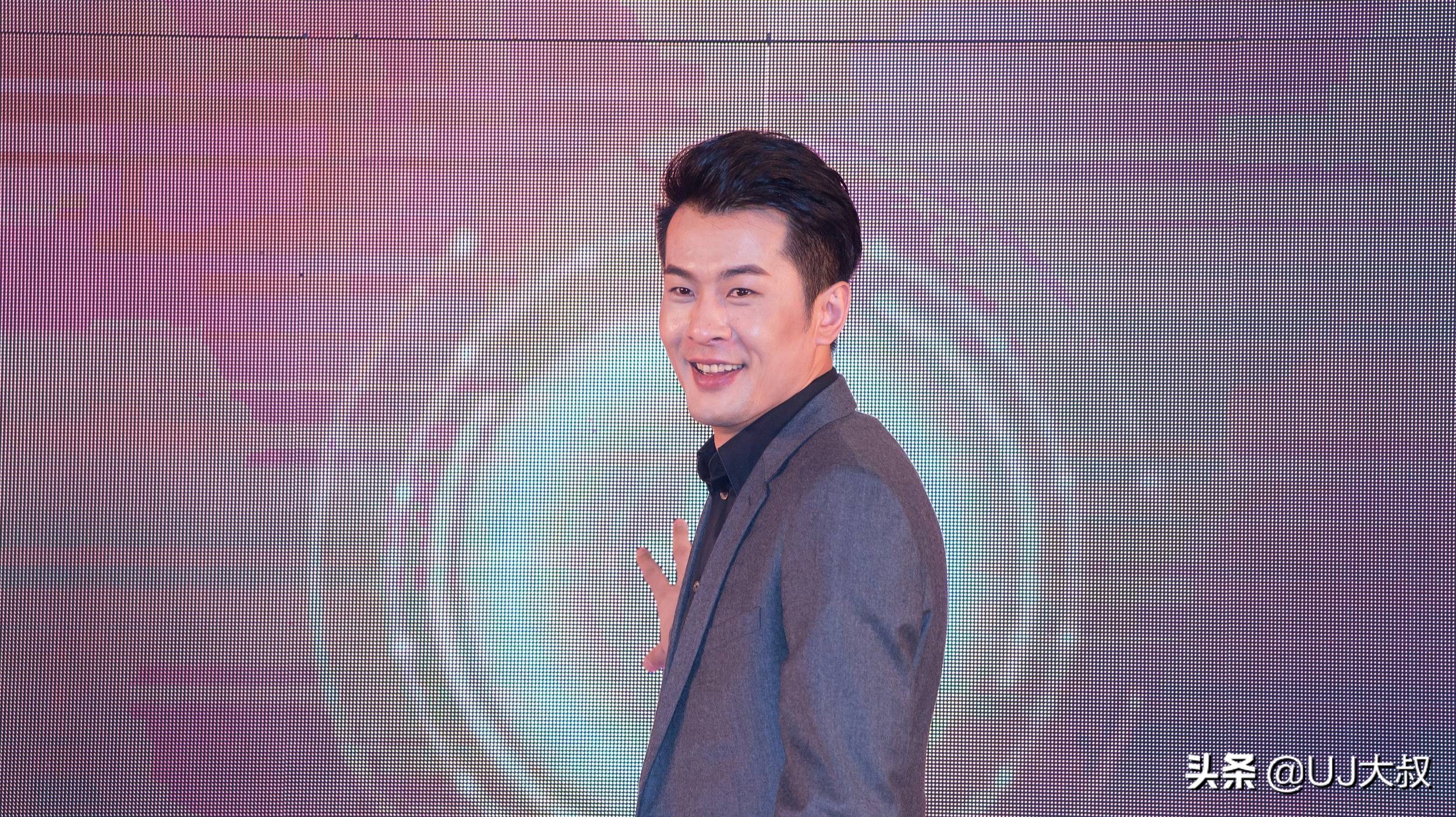 目前最优质的主播李佳琦视频,中国顶级直播卖货主播李佳琦