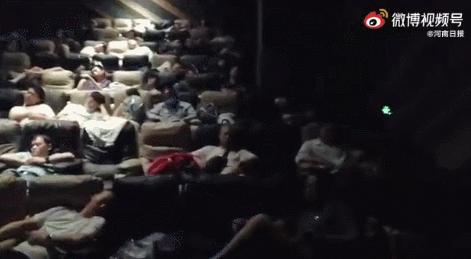 郑州暴雨后朋友圈流传的这些故事，暴露了藏在中国人骨子里的高贵