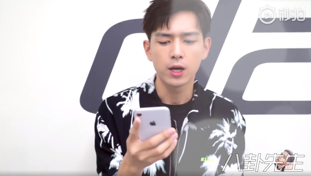 明星为粉丝准备的福利让人大开眼界，杨紫朱一龙弹唱，蔡徐坤染发