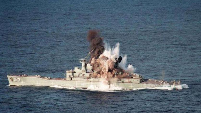 台湾8艘潜艇就能摧毁大陆一支舰队！美国记者的玩笑，开大了