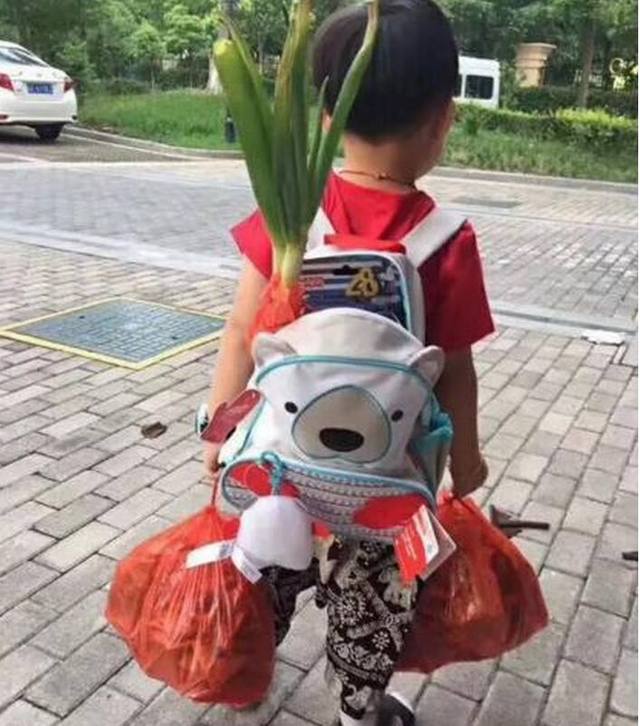 幼儿离开妈妈后容易哭闹分离焦虑,如何解决孩子入园哭闹问题