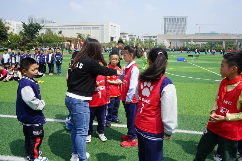 小学校园足球联赛开赛报道,成都小学校园足球联赛