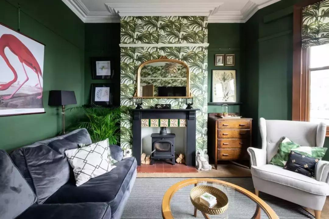 墨绿色的色彩风格,墨绿和粉的高级色彩