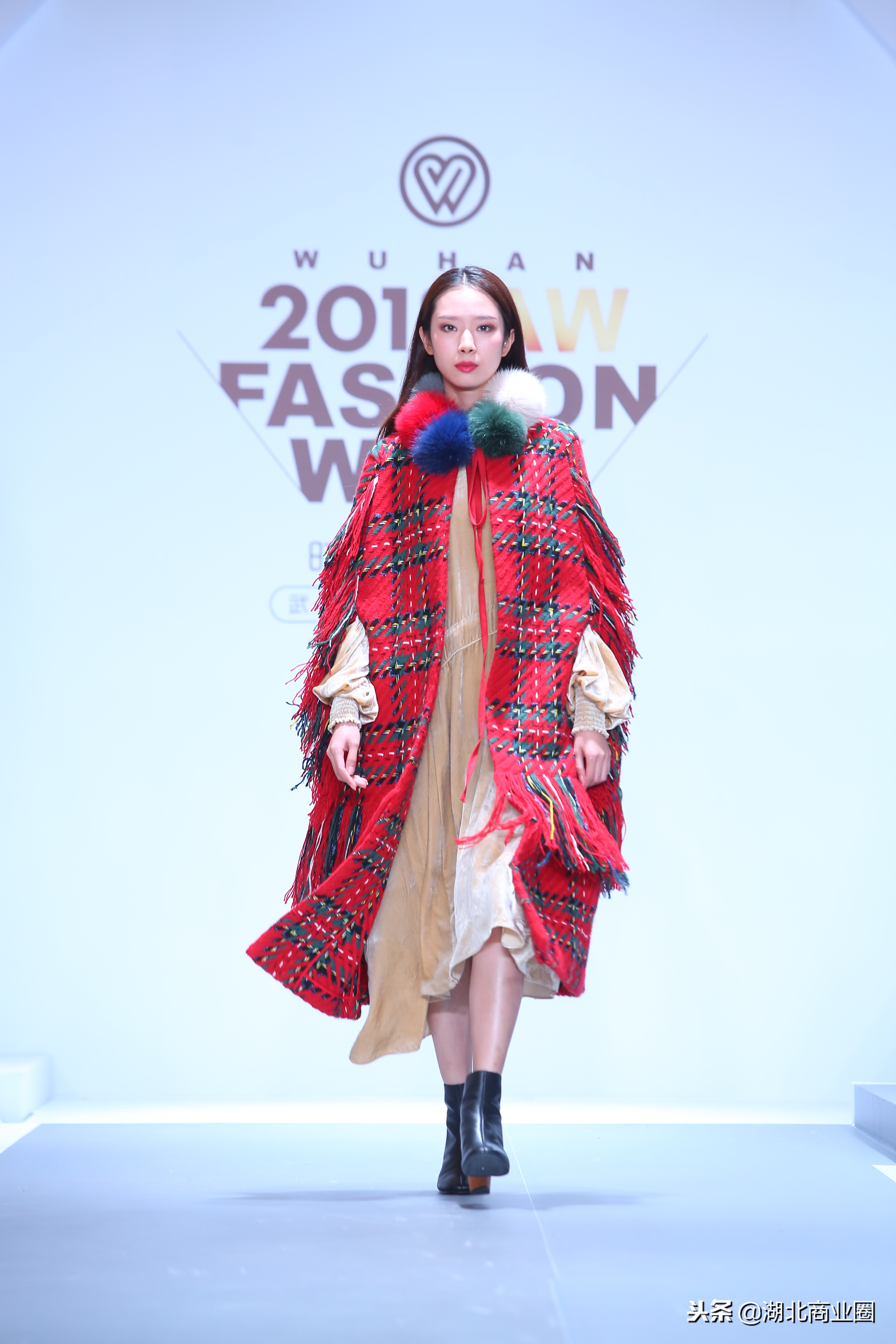 2015武汉国际时装周完美收官,武汉时装周闭幕传统服饰