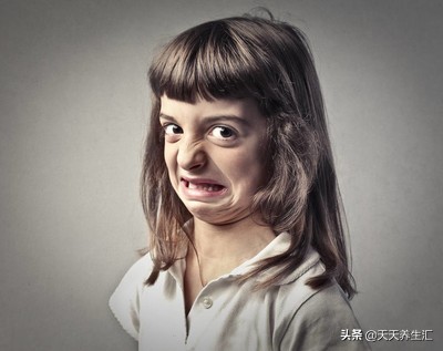 中年皮肤松弛下垂皱纹多怎么办,女人40岁容易长皱纹什么原因