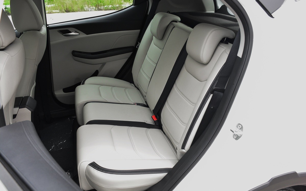 比亚迪未售最高端三十万纯电动suv,比亚迪新款纯电suv