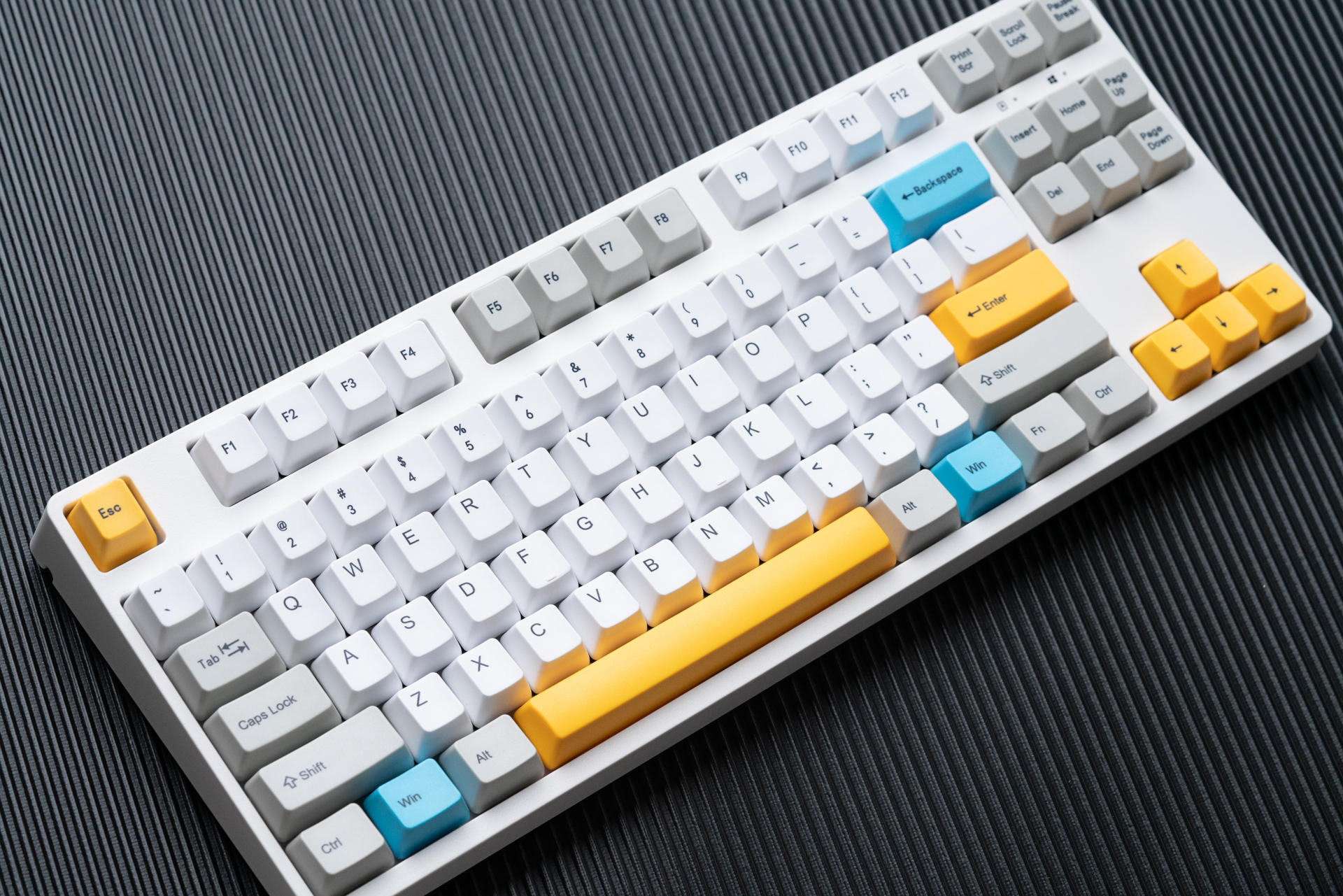 入门级性价比热插拔键盘,高斯键盘gs87d什么轴最好用