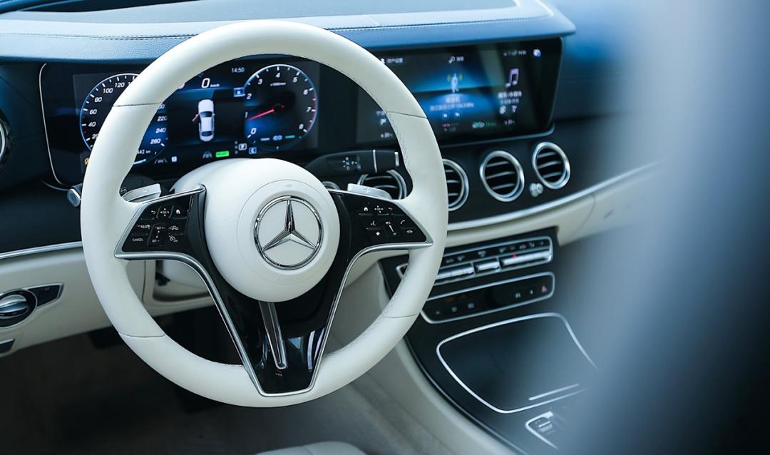 大气豪华的风格新款奔驰e级实车,奔驰e级2022款300l运动豪华