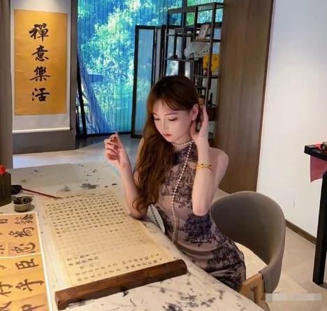 高小凤哪里吸引了高育良,高小凤多少岁遇见高育良