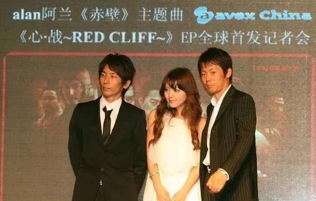 《浪姐》里的隐形富婆，满身高奢镶钻珠宝，身价比整个公司还高？