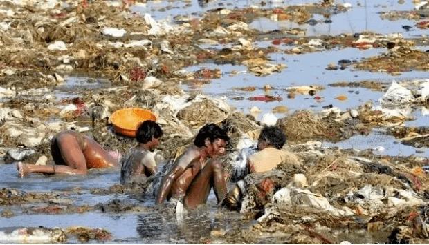 瞒不住了？！疫情最大的黑洞，这个国家可能导致疫情爆发