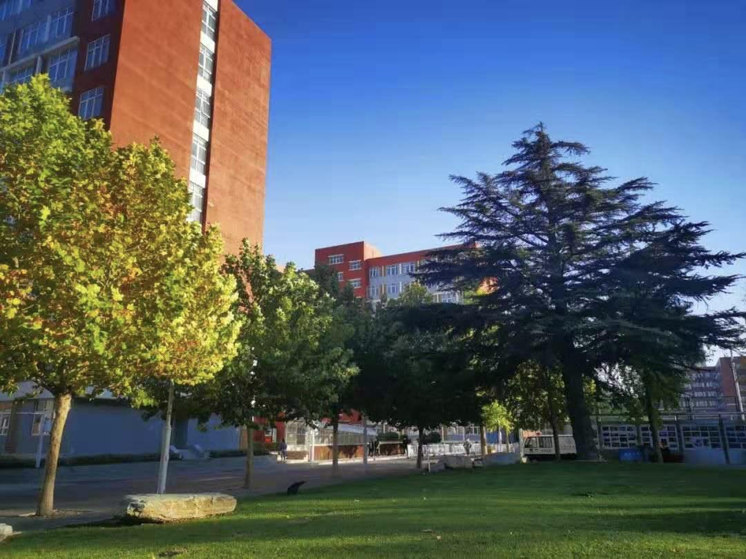 校名中含第二的大学,校名极其相似的两所大学差距