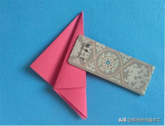 五瓣花窗花的剪纸过程,剪纸教程五瓣心形窗花的剪纸方法