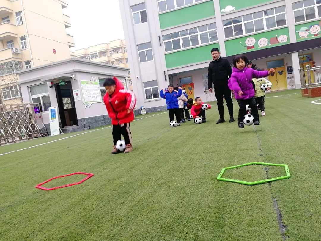 幼儿园足球展示活动方案,幼儿园足球展示活动