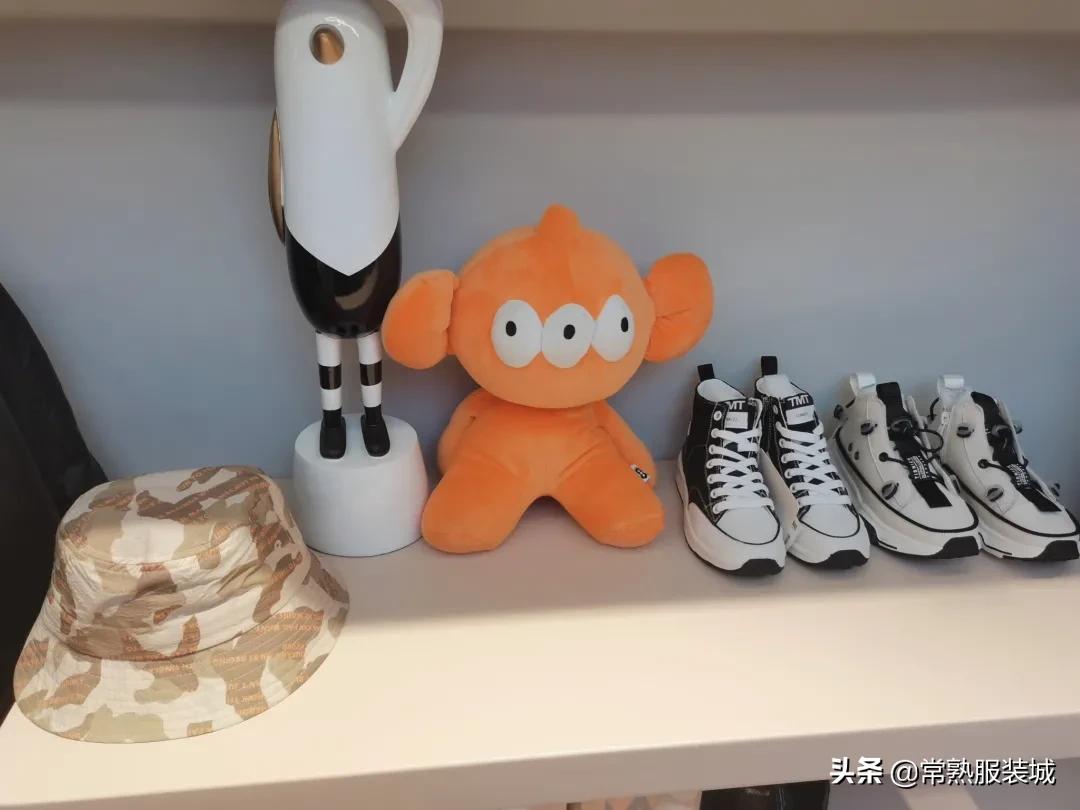 儿童品牌欧抱抱撤柜清仓,欧抱抱潮童装新款上新