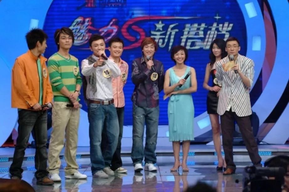 主持人为什么语速这么慢,为什么主持人都早衰