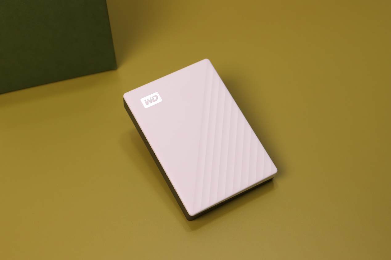 西部数据wd1tbusb3.0移动硬盘评测,西部数据机械移动硬盘随行版评测