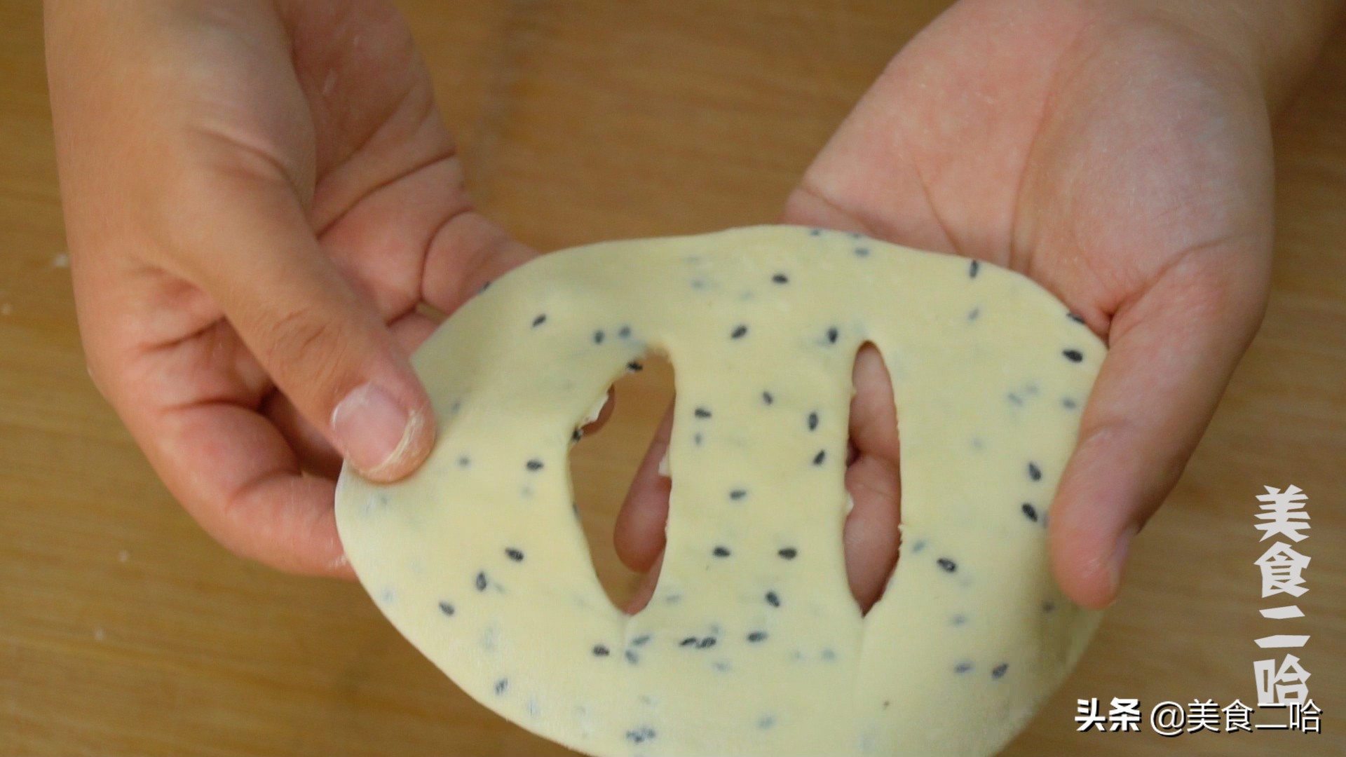 油饼不放面粉只放鸡蛋怎么做,打个鸡蛋和面烙油饼可以吗