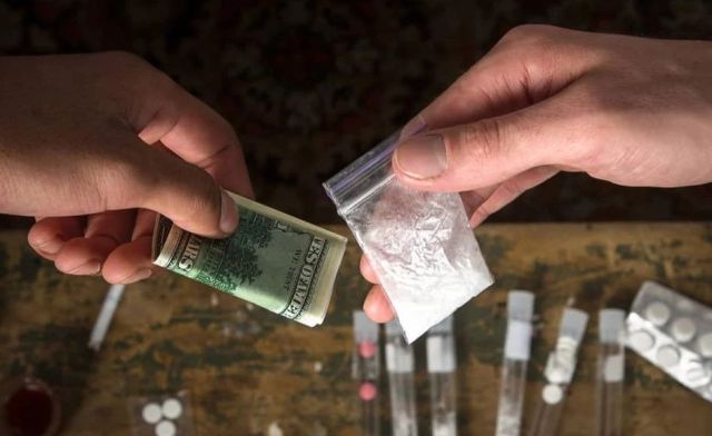 最终我带着*铐手**被缉毒警察从高考考场带出...