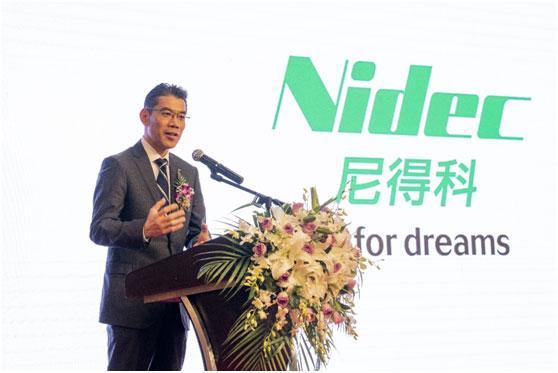 这个日本人,靠小部件发家,年进账900亿,海尔格力都离不开他