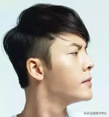 男生头发烫了之后什么发型合适,男生发型偏左还是右合适