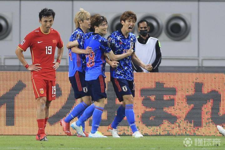 国足主教练非世界级土帅李铁莫属!唯有其精妙套路才能进世界杯