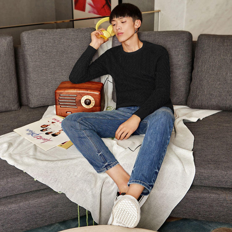 秋冬外套适合搭宽松牛仔裤,秋冬微喇牛仔裤搭配外套