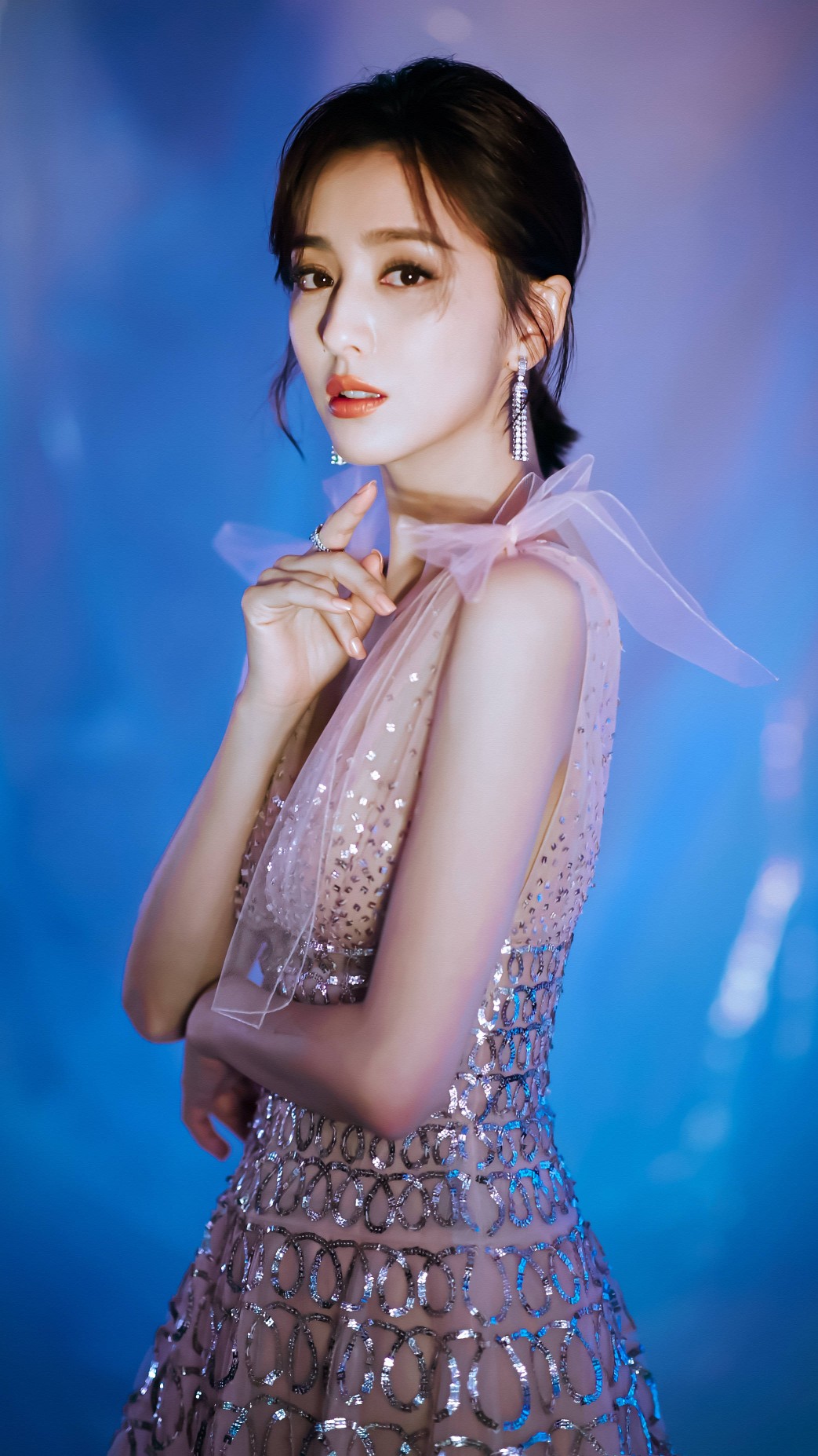 佟丽娅粉色抹胸礼服,佟丽娅在电视剧穿旗袍