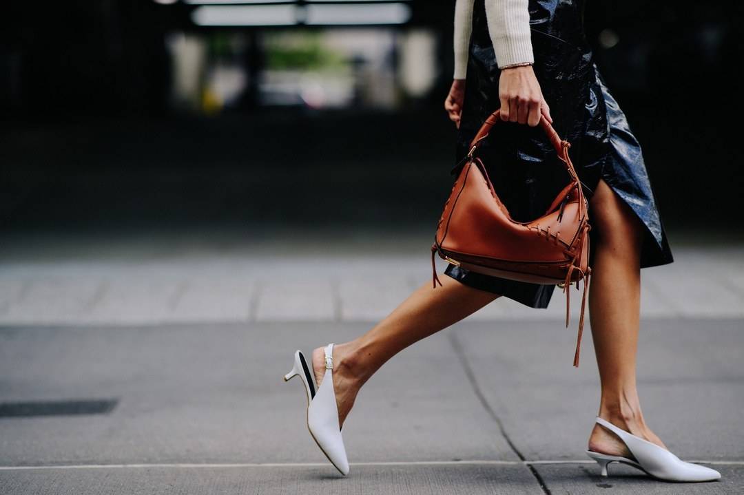 明星参加时装周的着装图片,揭秘明星扎堆时装周