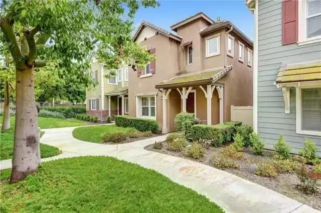 租房热门地段,破房子租五万块一个月