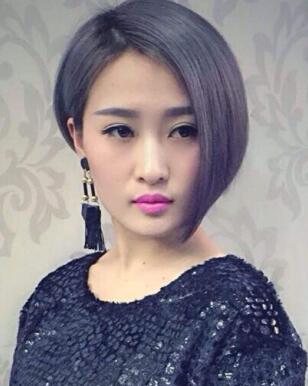 方脸额头窄适合的发型短发,女人额头凸适合怎样的发型短发