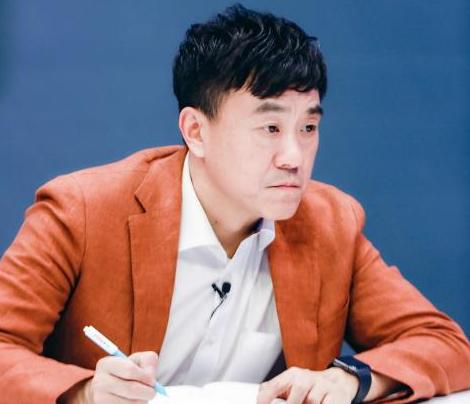 何冰李海洋真实照片,李海洋和何冰照片