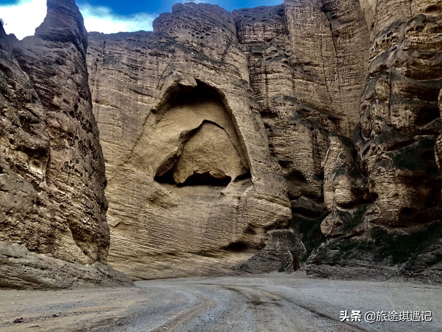景泰黄河石林22道弯全景,景泰黄河石林全景图